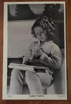 Prentbriefkaart: Shirley Temple leest boek, Verzamelen, Ophalen of Verzenden, 1940 tot 1960, Ongelopen, Sterren en Beroemdheden
