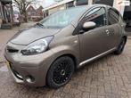Toyota Aygo 1.0 VVT-i Aspiration AIRCO LED 75999 KM O.H BOEK, Voorwielaandrijving, Euro 5, Gebruikt, 4 stoelen