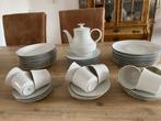 8 persoons porselein servies met zilveren rand, Ophalen of Verzenden, Zo goed als nieuw, Effen, Porselein