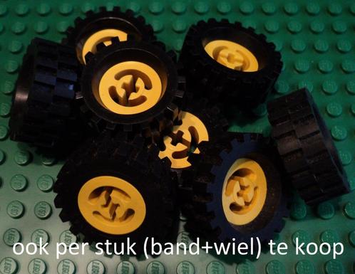 3482(1) 8x geel Wheel with Split Axle Hole en 2346 8x zwart, Kinderen en Baby's, Speelgoed | Duplo en Lego, Gebruikt, Ophalen of Verzenden