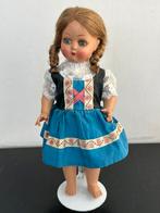 Oude knipperoog Doll pop op standaard 27 cm, Verzamelen, Poppen, Ophalen of Verzenden, Gebruikt, Pop