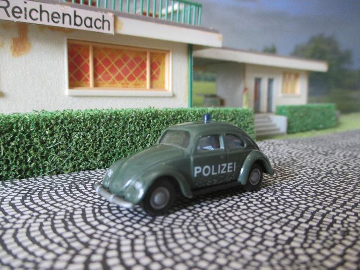 Volkswagen Brilkever - Praliné POLIZEI / Politie, Hobby en Vrije tijd, Modelauto's | 1:87, Zo goed als nieuw, Auto, Overige merken