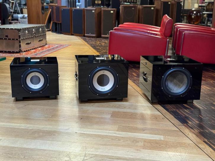 Rel S550 / S850 / Carbon Special Black label., Audio, Tv en Foto, Luidsprekers, Nieuw, Subwoofer, 120 watt of meer, Overige merken