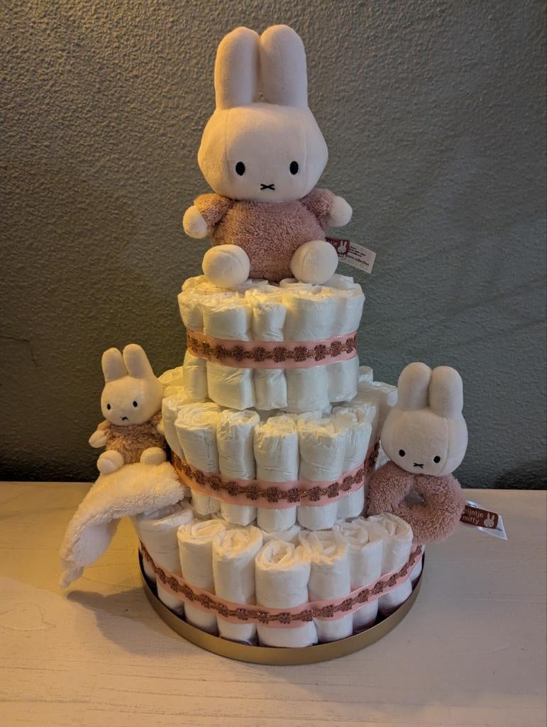 Luiertaart met 3 knuffels van Nijntje- Kraamcadeau, Kinderen en Baby's, Kraamcadeaus en Geboorteborden, Nieuw, Kraamcadeau, Ophalen of Verzenden