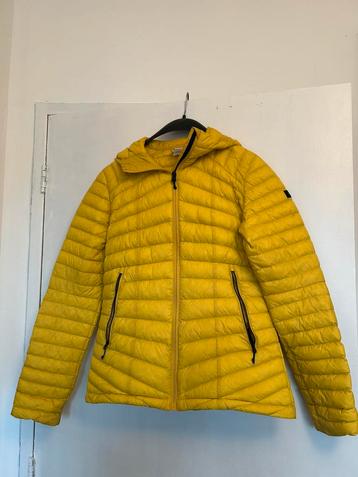 Opvallende warme sportjas winter maat 38/40 beschikbaar voor biedingen