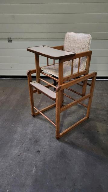 Vintage Houten Kinderstoel met eetblad. beschikbaar voor biedingen