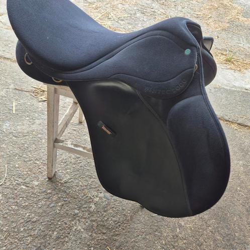 Wintec 2000 veelzijdigheidzadel 17.5 inch., Dieren en Toebehoren, Paarden en Pony's | Zadels, Gebruikt, Recreatie, Ophalen of Verzenden