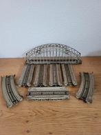Märklin metalen boogbrug met op- en afrit, rechte brugdelen, Wisselstroom, Gebruikt, Brug, Tunnel of Gebouw, Ophalen of Verzenden