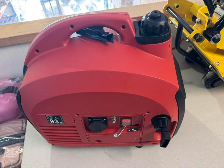 OPRUIMING Hüttenberg HT2000 Benzine Aggregaat 2000W €140,-, Doe-het-zelf en Verbouw, Aggregaten, Nieuw, Benzine, Minder dan 5 kVA