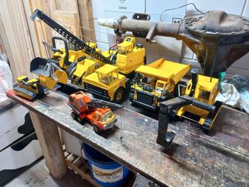 Grote metalen Tonka voertuigen  beschikbaar voor biedingen