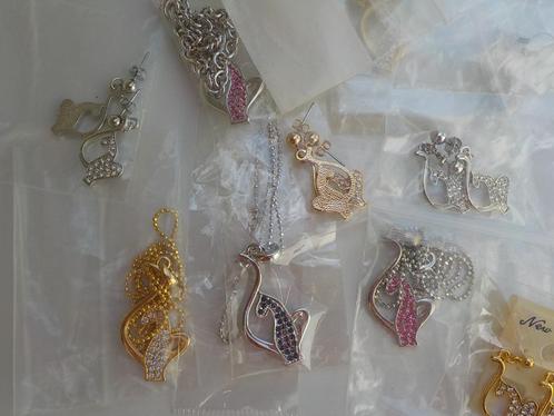 nieuwe vintage Baby Phat sieraden armband ketting oorbellen, Sieraden, Tassen en Uiterlijk, Kettingen, Nieuw, Overige materialen