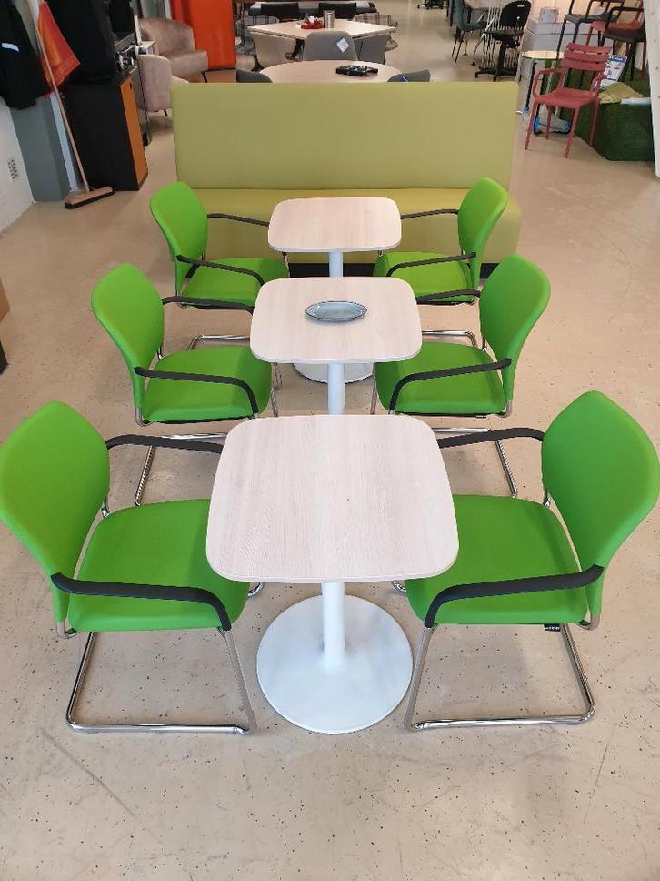 Kantine stoelen kunstleer, tafeltjes 60*60, treinbank, Huis en Inrichting, Stoelen, Zo goed als nieuw, Vijf, Zes of meer stoelen