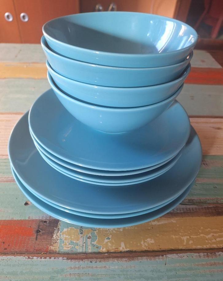 IKEA servies - 4 persoons, Huis en Inrichting, Keuken | Servies, Zo goed als nieuw, Bord(en), Overige stijlen, Porselein, Ophalen