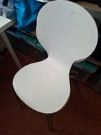2 Stapelbare Eetkamerstoelen - Wit, Huis en Inrichting, Stoelen, Gebruikt, Twee, Wit, Ophalen of Verzenden