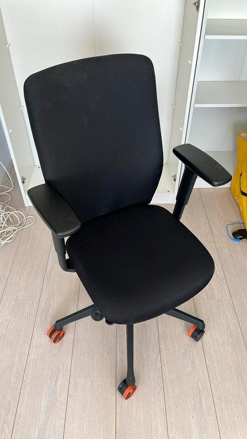 Vigo bureaustoel zwart van euroseats, Huis en Inrichting, Bureaustoelen, Zo goed als nieuw, Zwart, Ophalen