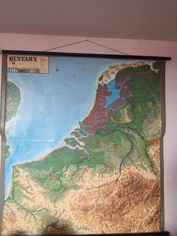 Landkaart Nederland vintage antiek school wereldkaart beschikbaar voor biedingen