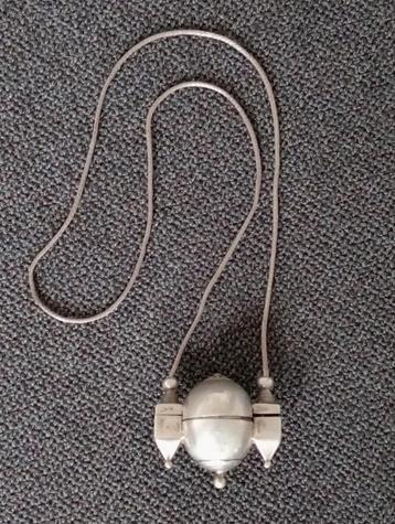 Antieke Shiva Lingam hanger (India, zilver) beschikbaar voor biedingen