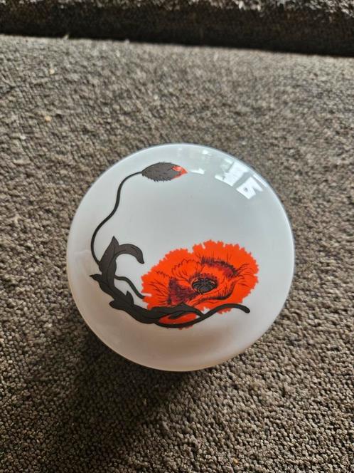 Wedgwood Corn Poppy porseleinen doosje, Verzamelen, Porselein, Kristal en Bestek, Zo goed als nieuw, Overige typen, Porselein