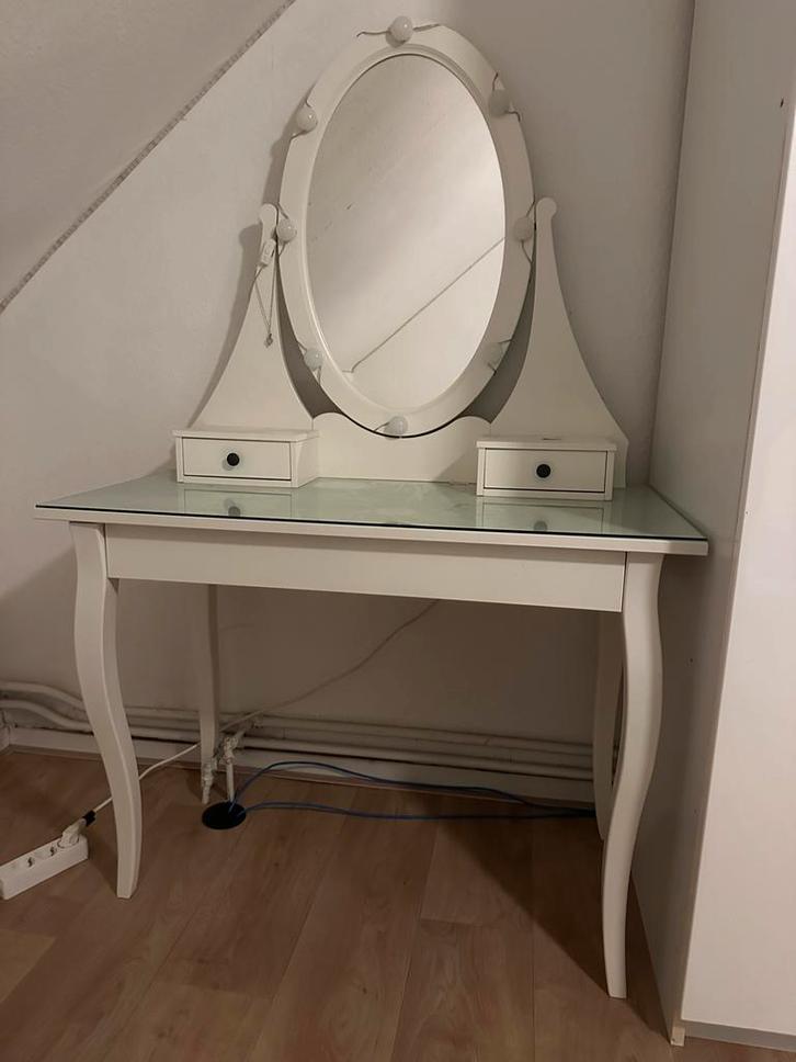 IKEA Kaptafel met spiegel, Huis en Inrichting, Tafels | Kaptafels, Zo goed als nieuw, Minder dan 100 cm, 100 tot 150 cm, Glas