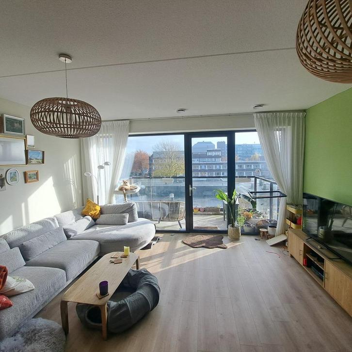 Appeltjes groen en creme kleurige Karwei verf te koop, Doe-het-zelf en Verbouw, Verf, Beits en Lak, Zo goed als nieuw, Verf, 5 tot 10 liter