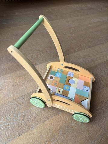 Loopauto met blokken Joueco beschikbaar voor biedingen