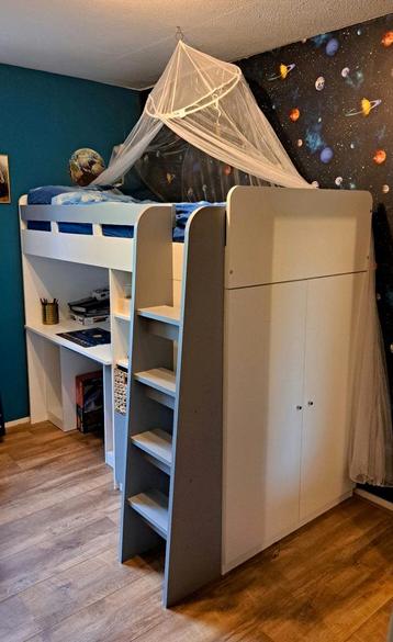Halfhoogslaper/ hoogslaper met bureau! beschikbaar voor biedingen