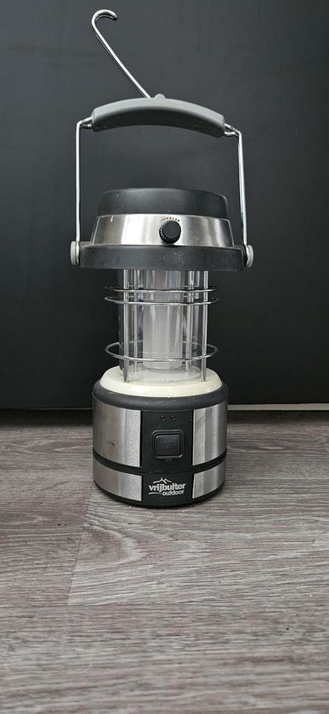 Vrijbuiter outdoor solarlamp pollux USB, Caravans en Kamperen, Zaklampen, Zo goed als nieuw, Batterij, Ophalen of Verzenden