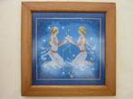 2 Borduurwerkjes, Sterrenbeeld tweeling, in houten lijst., Minder dan 50 cm, Ophalen of Verzenden, Zo goed als nieuw, Schilderij
