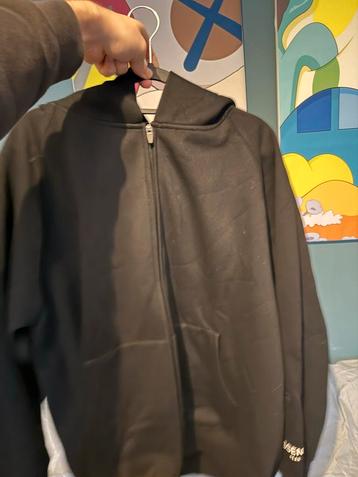 Essentials Vest Zwart - L beschikbaar voor biedingen