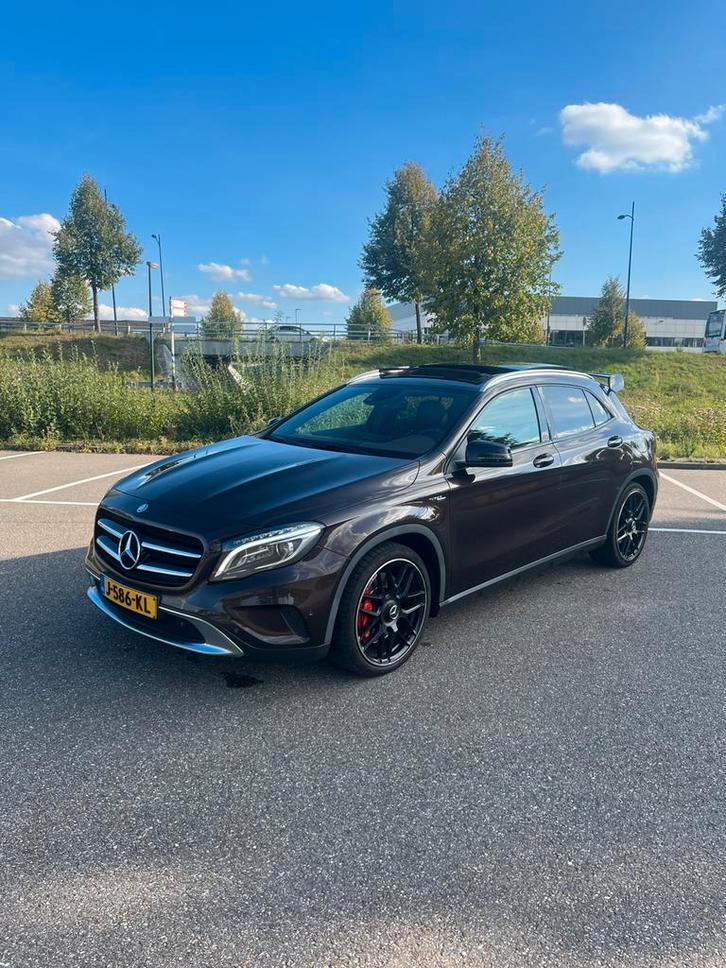 Mercedes-Benz GLA250 AMG 4MATIC 2014 Bruin TREKHAAK, Auto's, Mercedes-Benz, Particulier, Benzine, D, SUV of Terreinwagen, Automaat