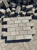 gebruikt betonklinker bkk grijs 12 dik, Gebruikt, Klinkers, Ophalen of Verzenden, 10 m² of meer