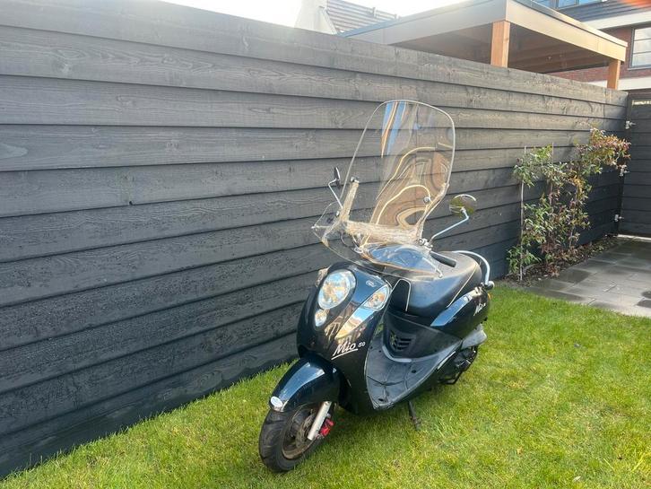 Snor Scooter Sym Mio, Fietsen en Brommers, Scooters | SYM, Gebruikt, Mio, Maximaal 25 km/u, Benzine, Ophalen