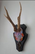 Ree gewei bewerkt met echte swarovski steentjes, Ophalen of Verzenden, Zo goed als nieuw, Hert, Gewei of Kop