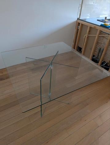 Glazen vierkante eettafel beschikbaar voor biedingen