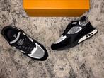 LOUIS VUITTON RUN AWAY SNEAKERS, Ophalen of Verzenden, Nieuw, Sneakers of Gympen