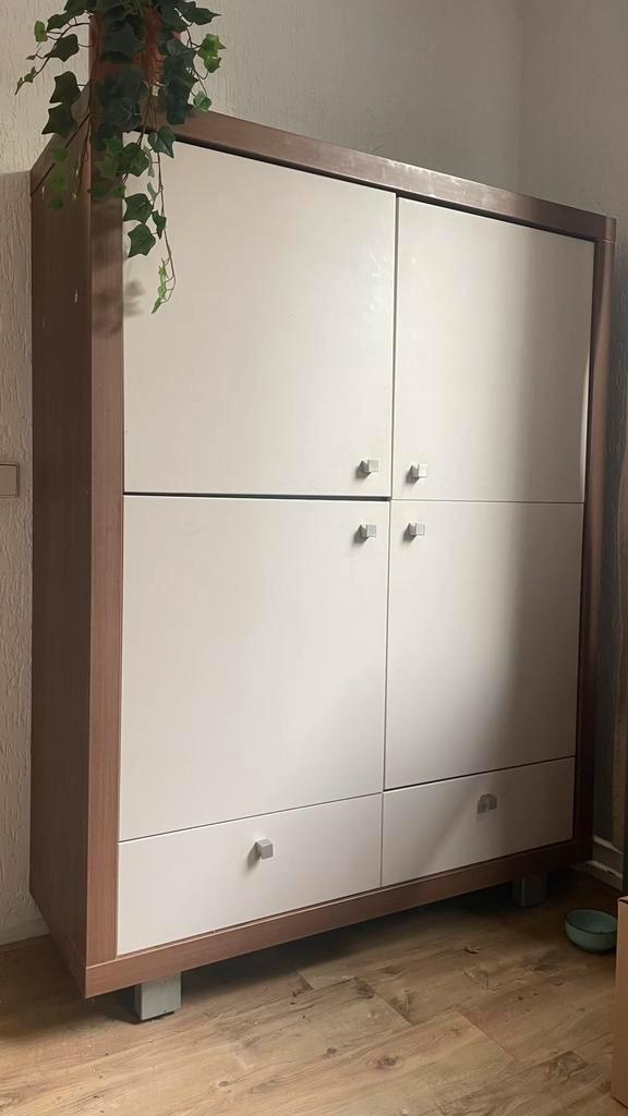 Stevige en ruime wandkast /opbergkast /keukenkast, Huis en Inrichting, Kasten | Wandmeubels, Zo goed als nieuw, 200 cm of meer