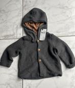 NIEUW vestje met capuchon maat 68 4-6m grijs HEMA, Nieuw, Ophalen of Verzenden, Hema, Truitje of Vestje