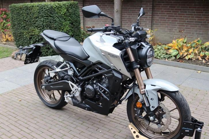 Honda CB125R - Nieuwe kettingset/Banden!, Motoren, Motoren | Honda, Bedrijf, Naked bike, 11 kW of minder, 1 cilinder, Minimaal motorrijbewijs A1