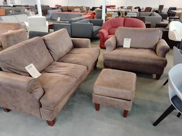 2-delige bank, 200 en 120cm. Met hocker. Netjes! beschikbaar voor biedingen