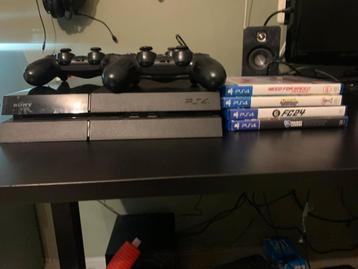 Sony playstation 4 met 3 controllers en 4 games beschikbaar voor biedingen