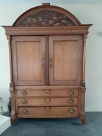 Antiek Drents kabinet met fraai houtsnijwerk, Antiek en Kunst, Antiek | Meubels | Kasten, Ophalen of Verzenden