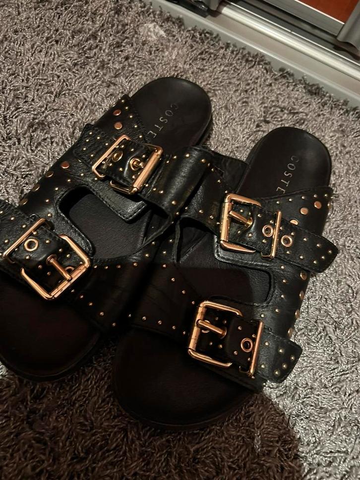 COSTES sandalen met studs 40 origineel, Kleding | Dames, Schoenen, Zo goed als nieuw, Sandalen of Muiltjes, Zwart, Ophalen of Verzenden