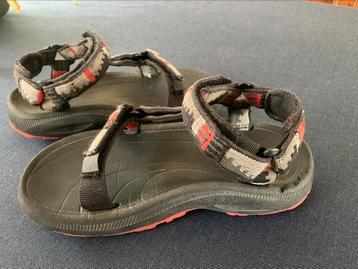 Teva sandaaltjes voetbed 17cm/rood/zwart/grijs  beschikbaar voor biedingen