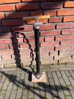 Ouderwetse fietspomp, Ophalen, Gebruikt