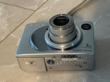 SONY DSC-W1 Digitaal compact 5megapixel fotocamera beschikbaar voor biedingen