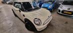 Mini 1.6 ONE 2010 Wit Garantie Nap Nieuwe koppeling, Auto's, Voorwielaandrijving, 4 cilinders, Wit, Bedrijf