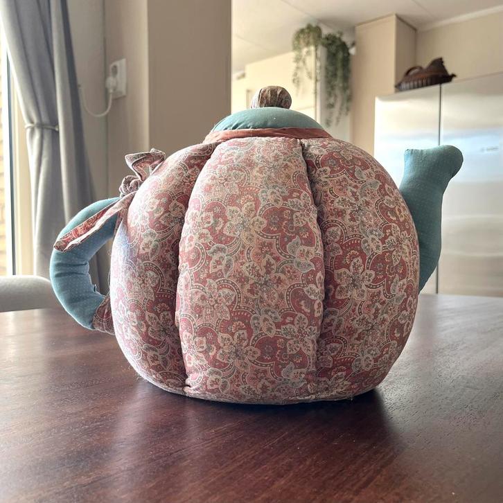 Vintage stoffen theemuts - theepot, Antiek en Kunst, Antiek | Keukenbenodigdheden, Ophalen of Verzenden