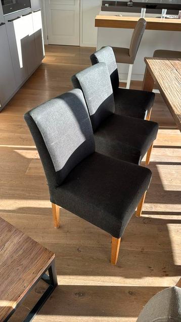Gratis 6 eetkamerstoelen beschikbaar voor biedingen