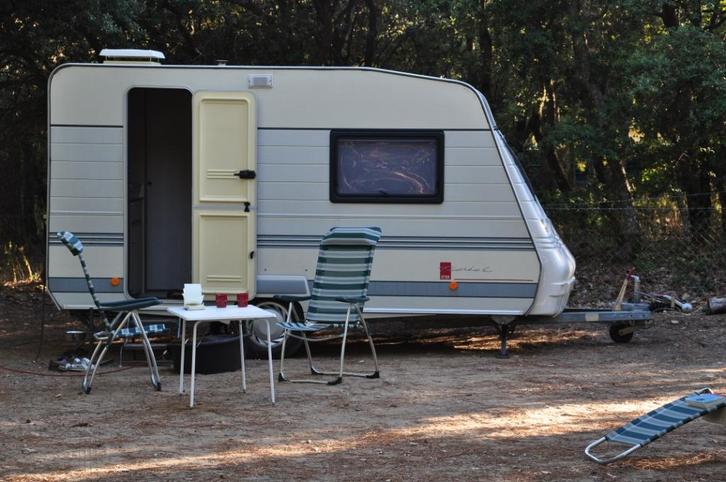Zeer nette lichtgewicht caravan Merk Gruau type Floreal, Caravans en Kamperen, Caravans, Particulier, tot en met 3, 500 - 750 kg