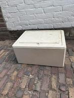 Vintage kastje, Antiek en Kunst, Antiek | Meubels | Kasten, Ophalen of Verzenden
